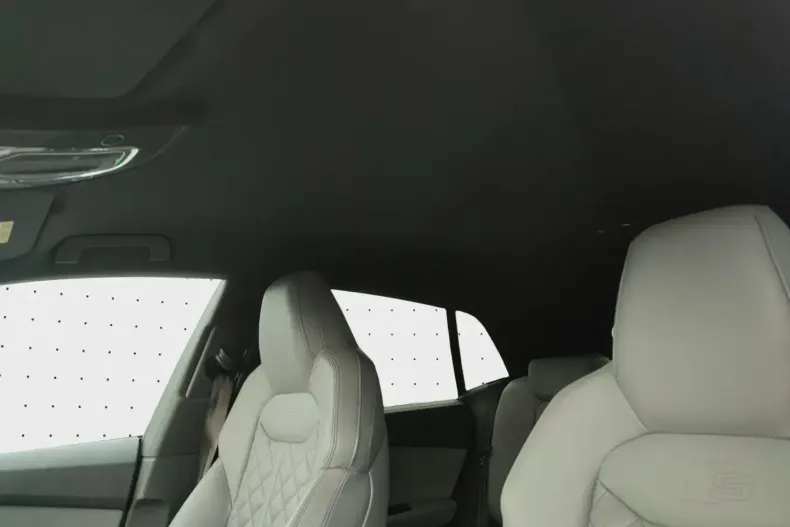 Audi Q8 din 2022 cu 49.618 km - oferta AUD153052 - foto 9