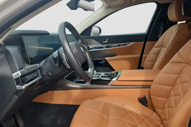 BMW 740 din 2024 cu 38.200 km - oferta BMW153057 - foto 1