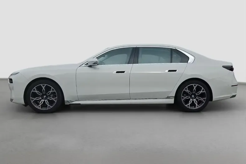 BMW 740 din 2024 cu 38.200 km - oferta BMW153057 - foto 4