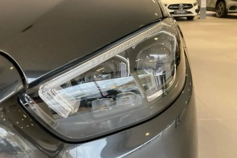 Mercedes-Benz E 300 din 2021 cu 76.403 km - oferta MER153058 - foto 2