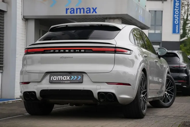 Porsche Cayenne din 2024 cu 16.900 km - oferta POR153071 - foto 9