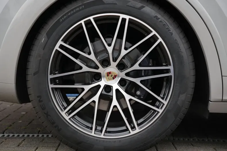 Porsche Cayenne din 2024 cu 16.900 km - oferta POR153071 - foto 12