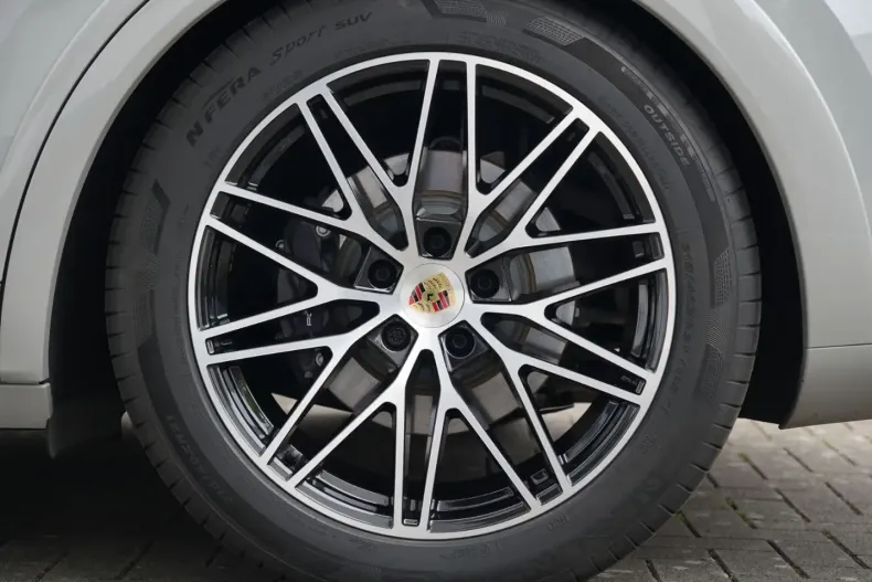 Porsche Cayenne din 2024 cu 16.900 km - oferta POR153071 - foto 14