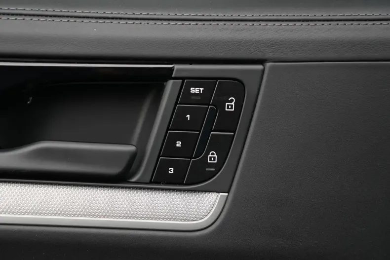 Porsche Cayenne din 2024 cu 16.900 km - oferta POR153071 - foto 35