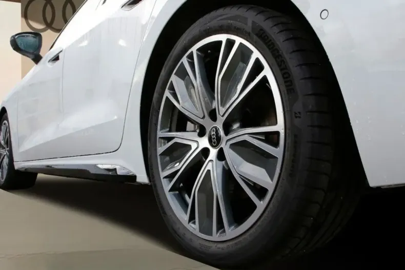 Audi A5 din 2024 cu 12.500 km - oferta AUD153072 - foto 6