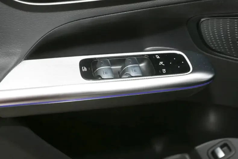 Mercedes-Benz GLC 220 din 2025 cu 15.000 km - oferta MER153073 - foto 16