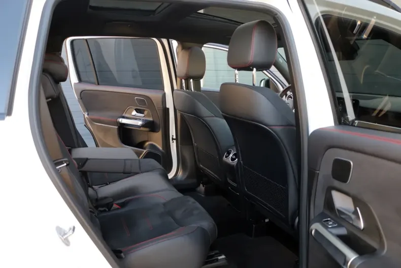 Mercedes-Benz GLB 250 din 2020 cu 26.000 km - oferta MER153082 - foto 17