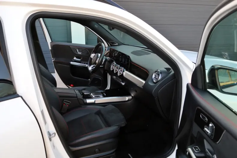 Mercedes-Benz GLB 250 din 2020 cu 26.000 km - oferta MER153082 - foto 28