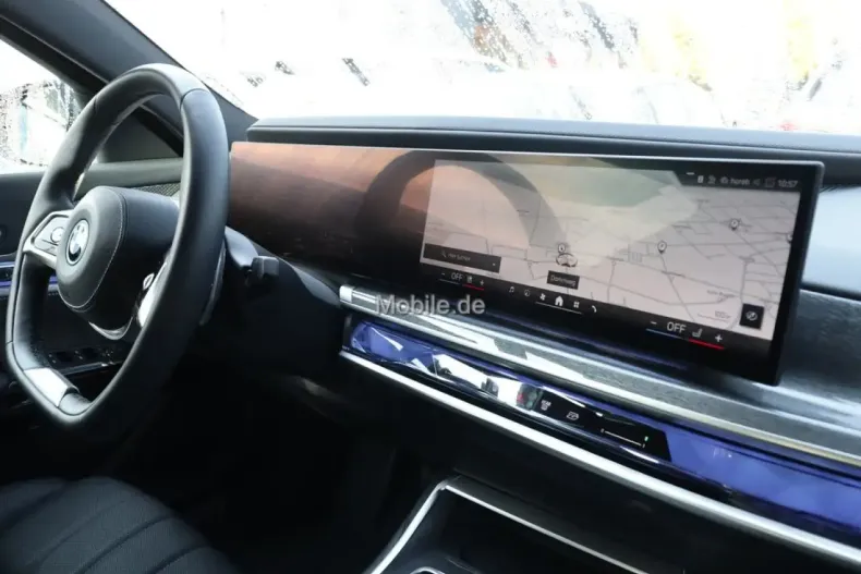 BMW 750 din 2024 cu 4.799 km - oferta BMW153086 - foto 5