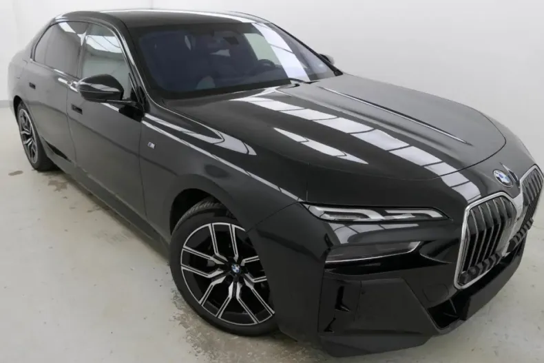 BMW 740 din 2024 cu 13.800 km - oferta BMW153087 - foto 3