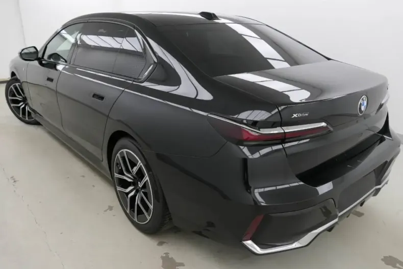 BMW 740 din 2024 cu 13.800 km - oferta BMW153087 - foto 4