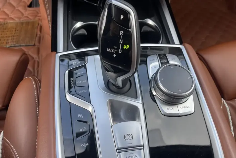 BMW 740 din 2021 cu 102.000 km - oferta BMW153098 - foto 19