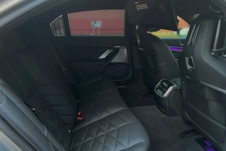 BMW 740 din 2024 cu 24.218 km - oferta BMW153102 - foto 10