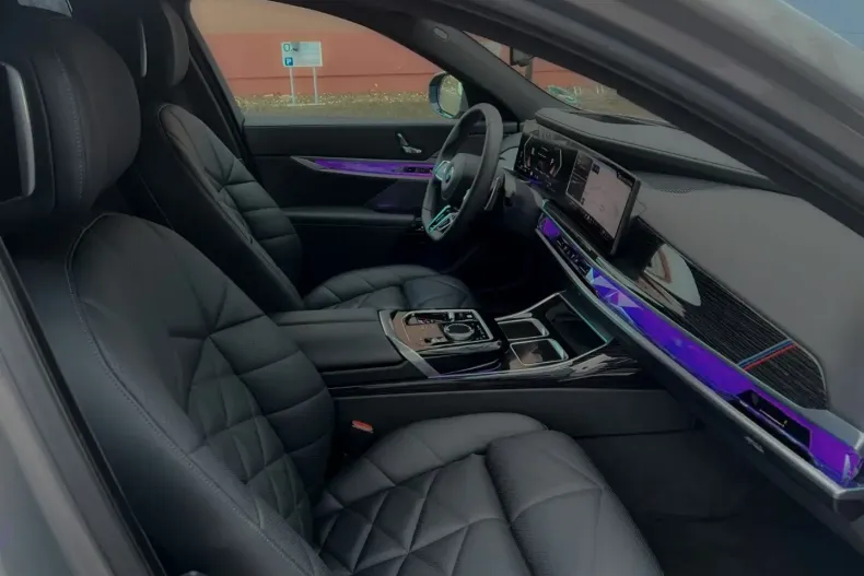 BMW 740 din 2024 cu 24.218 km - oferta BMW153102 - foto 11