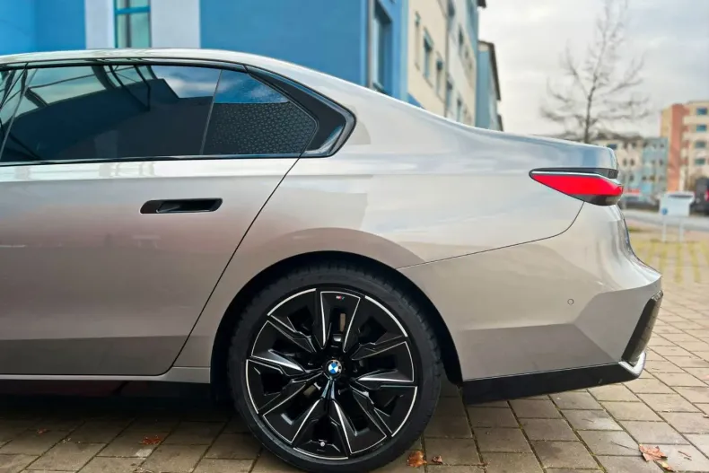 BMW 740 din 2024 cu 24.218 km - oferta BMW153102 - foto 28