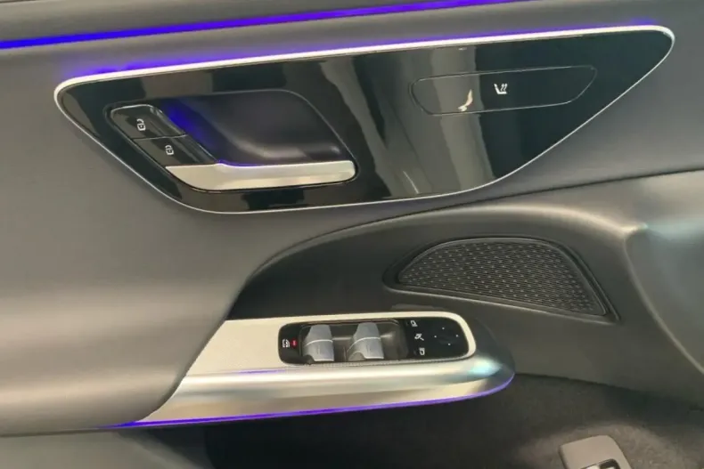 Mercedes-Benz E 200 din 2024 cu 12.600 km - oferta MER153109 - foto 6