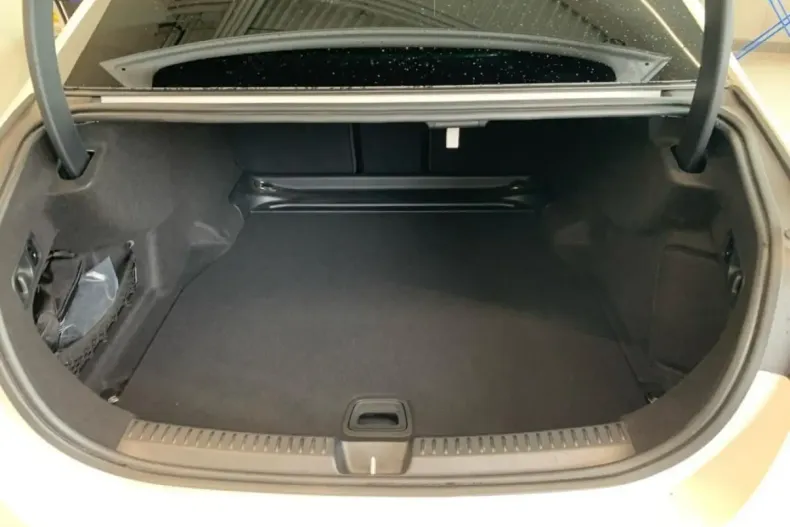 Mercedes-Benz E 200 din 2024 cu 12.600 km - oferta MER153109 - foto 15