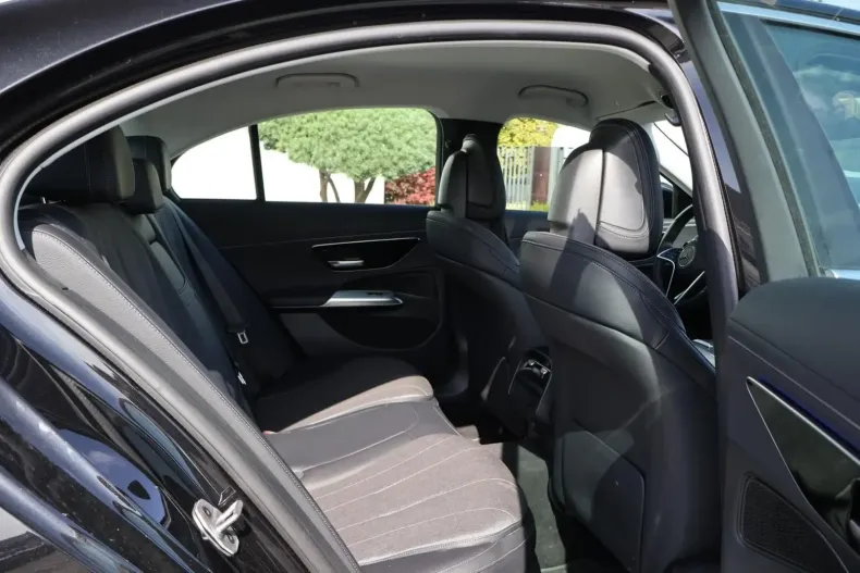 Mercedes-Benz E 300 din 2024 cu 31.900 km - oferta MER153112 - foto 22