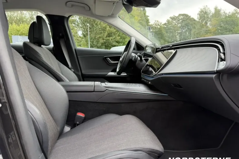 Mercedes-Benz E 220 din 2024 cu 25.519 km - oferta MER153113 - foto 8