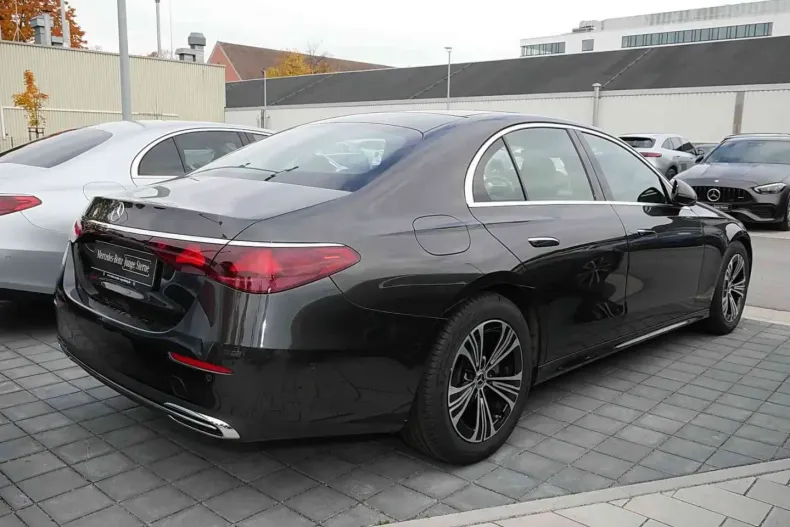 Mercedes-Benz E 220 din 2024 cu 9.933 km - oferta MER153114 - foto 3