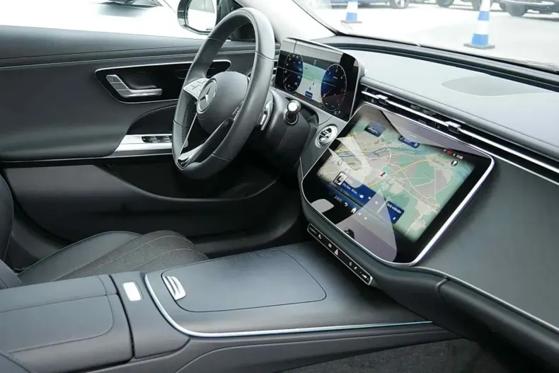 Mercedes-Benz E 220 din 2024 cu 9.933 km - oferta MER153114 - foto 5