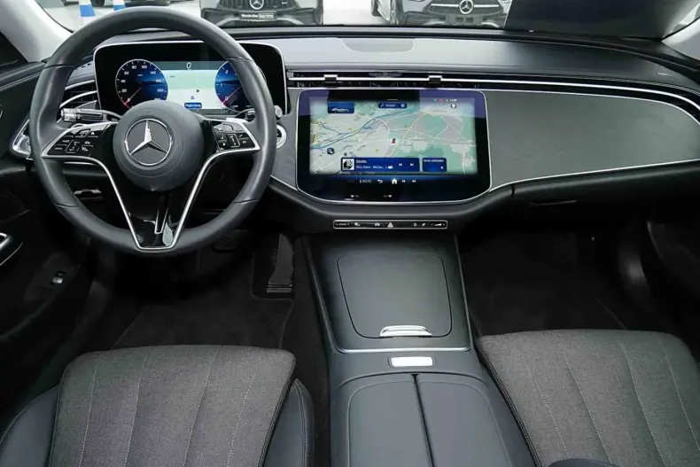 Mercedes-Benz E 220 din 2024 cu 9.933 km - oferta MER153114 - foto 8