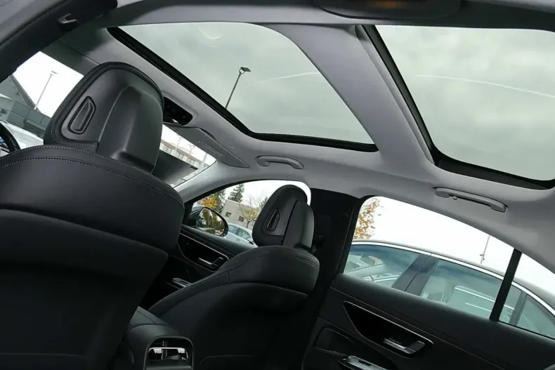 Mercedes-Benz E 220 din 2024 cu 9.933 km - oferta MER153114 - foto 9