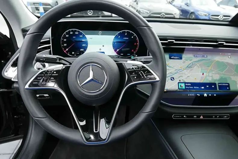 Mercedes-Benz E 220 din 2024 cu 9.933 km - oferta MER153114 - foto 12