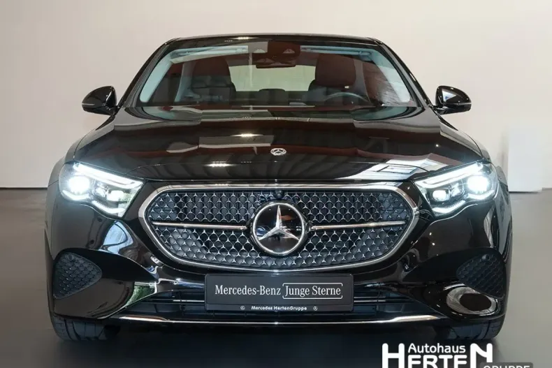 Mercedes-Benz E 300 din 2024 cu 9.514 km - oferta MER153115 - foto 2