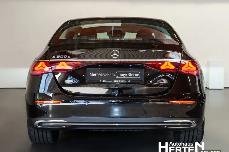 Mercedes-Benz E 300 din 2024 cu 9.514 km - oferta MER153115 - foto 4