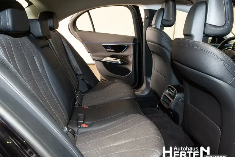 Mercedes-Benz E 300 din 2024 cu 9.514 km - oferta MER153115 - foto 15