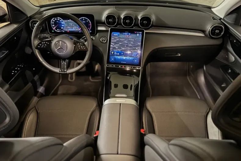 Mercedes-Benz C 200 din 2023 cu 9.240 km - oferta MER153118 - foto 4