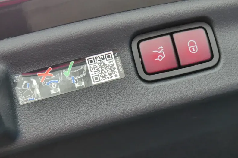 Mercedes-Benz C 300 din 2024 cu 9.700 km - oferta MER153119 - foto 24