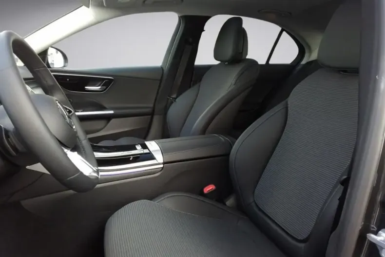 Mercedes-Benz C 220 din 2023 cu 57.400 km - oferta MER153122 - foto 4