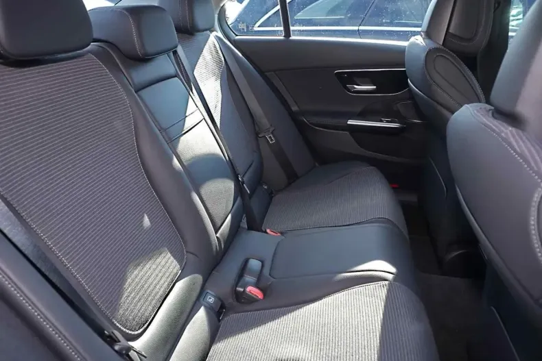 Mercedes-Benz C 180 din 2024 cu 13.414 km - oferta MER153123 - foto 6