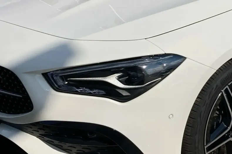 Mercedes-Benz CLA 200 din 2024 cu 12.416 km - oferta MER153125 - foto 5