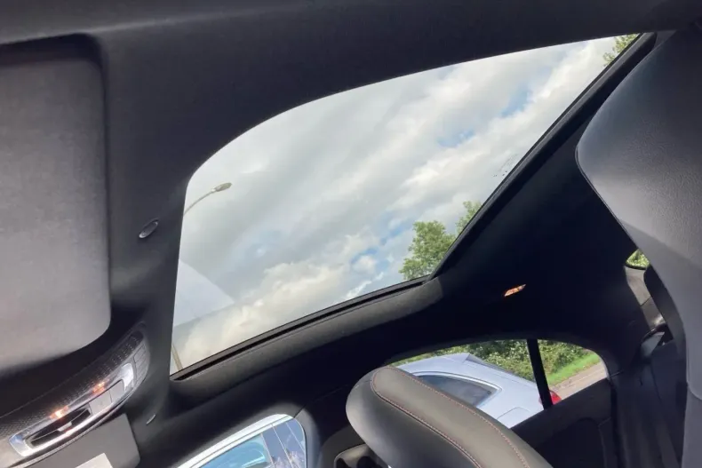 Mercedes-Benz CLA 200 din 2024 cu 12.416 km - oferta MER153125 - foto 13