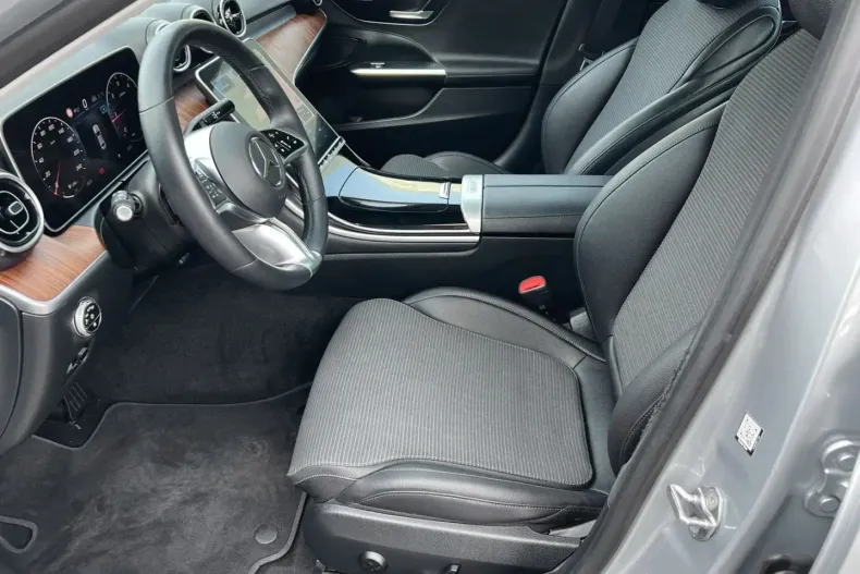 Mercedes-Benz C 300 din 2023 cu 18.759 km - oferta MER153126 - foto 11