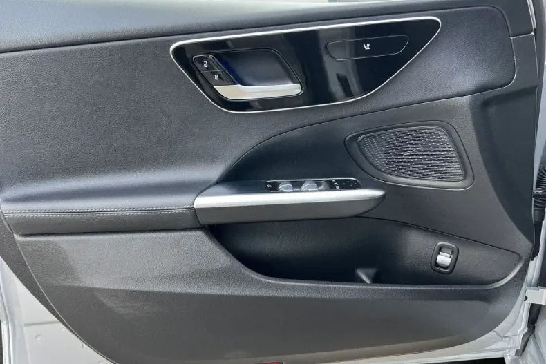 Mercedes-Benz C 300 din 2023 cu 18.759 km - oferta MER153126 - foto 17