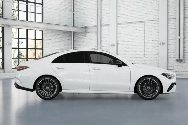 Mercedes-Benz CLA 180 din 2024 cu 24.054 km - oferta MER153129 - foto 3