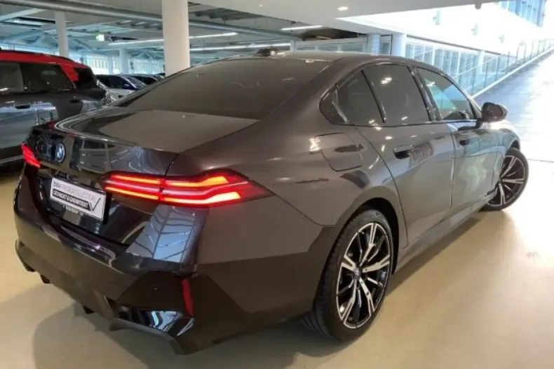 BMW 550 din 2024 cu 31.635 km - oferta BMW153131 - foto 3