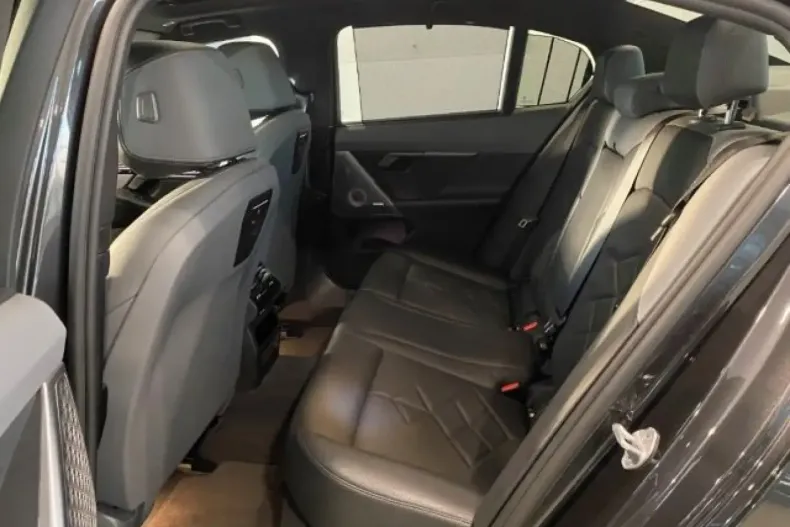 BMW 550 din 2024 cu 31.635 km - oferta BMW153131 - foto 19