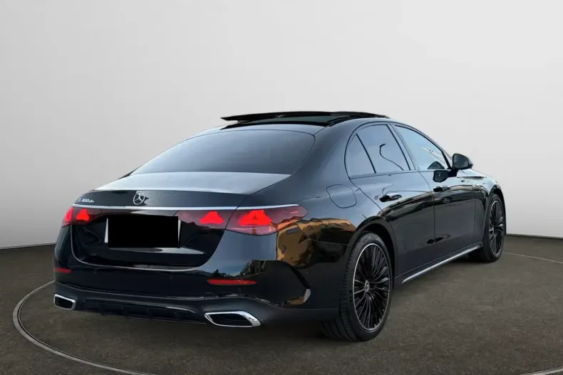 Mercedes-Benz E 300 din 2025 cu 17.015 km - oferta MER153136 - foto 4