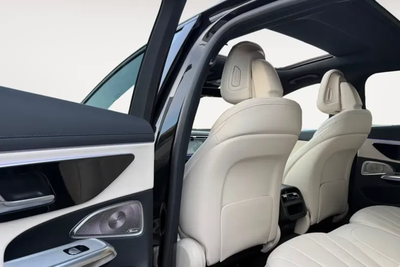 Mercedes-Benz E 300 din 2025 cu 17.015 km - oferta MER153136 - foto 11