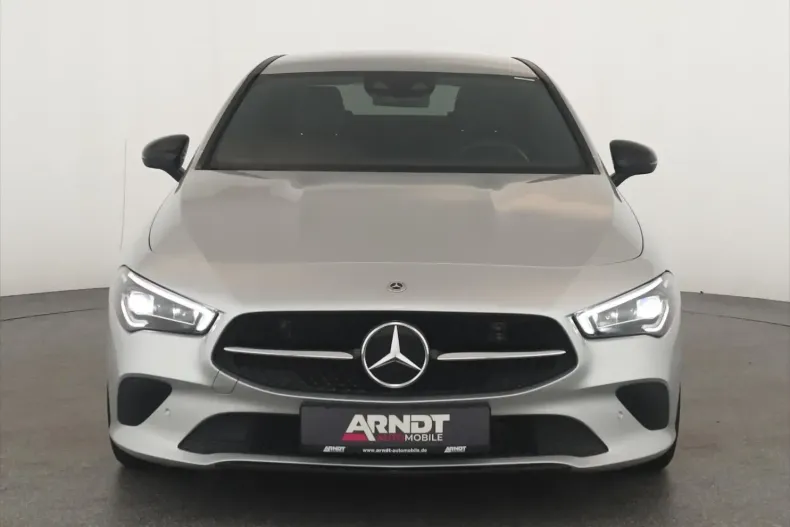 Mercedes-Benz CLA 180 din 2024 cu 21.800 km - oferta MER153140 - foto 3