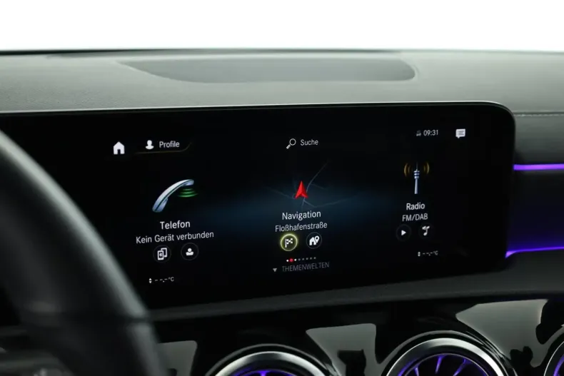 Mercedes-Benz CLA 180 din 2024 cu 21.800 km - oferta MER153140 - foto 13