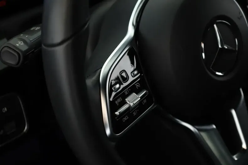 Mercedes-Benz CLA 180 din 2024 cu 21.800 km - oferta MER153140 - foto 14