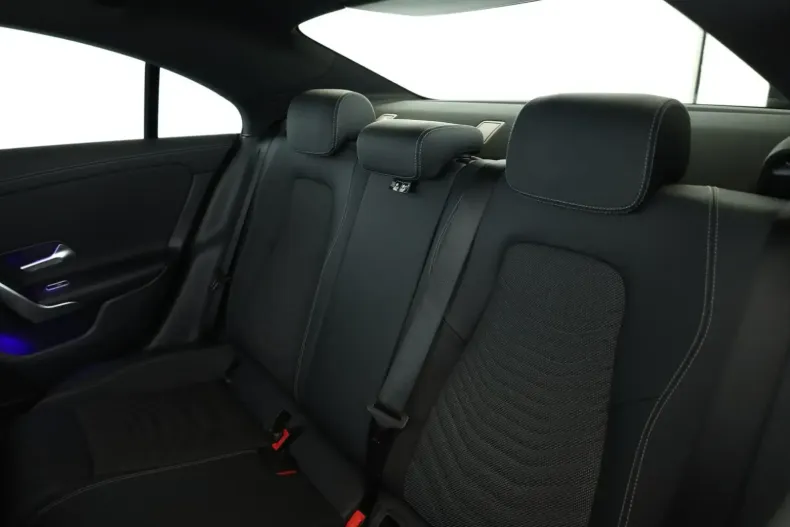 Mercedes-Benz CLA 180 din 2024 cu 21.800 km - oferta MER153140 - foto 18