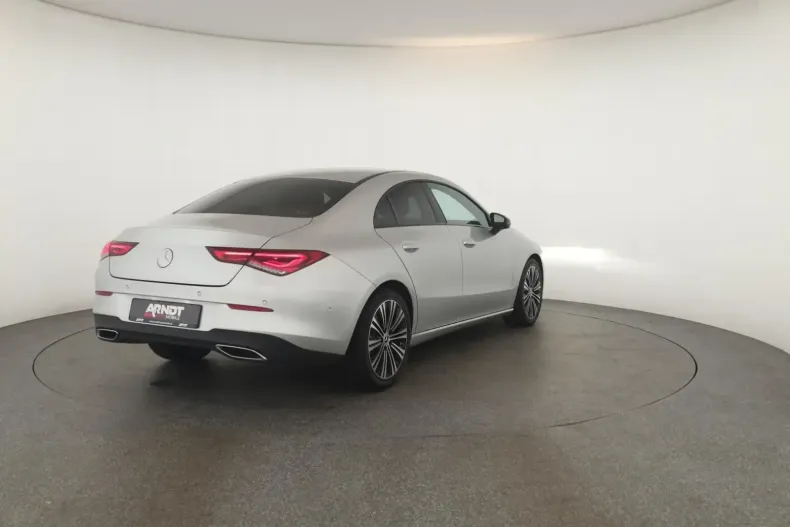 Mercedes-Benz CLA 180 din 2024 cu 21.800 km - oferta MER153140 - foto 25