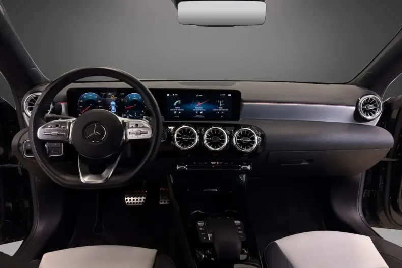 Mercedes-Benz CLA 250 din 2022 cu 53.970 km - oferta MER153141 - foto 17